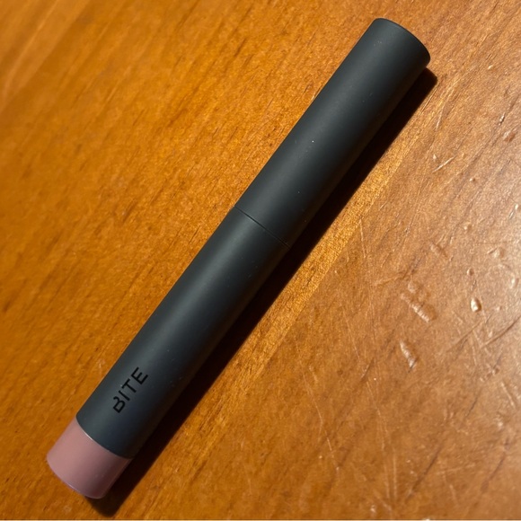 Bite Beauty Matte Creme Lip Crayon Glacé - Picture 3 of 16